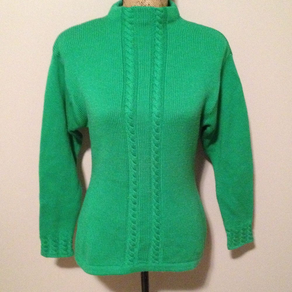 United Colors of Benn. Green Sweater